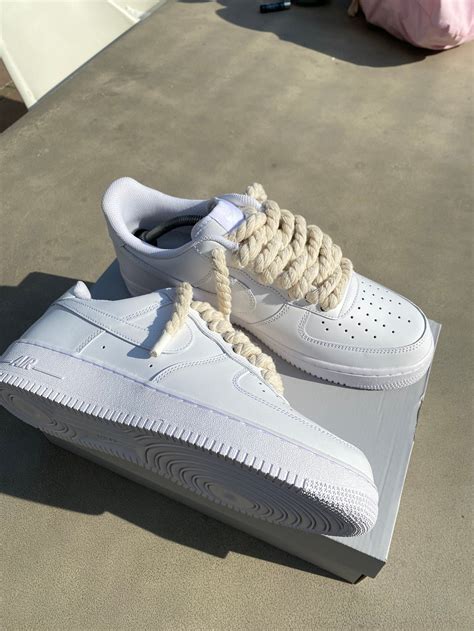 nike air force 1 07 mit nike schnürsenkel